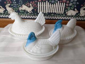 lot 524 image: Three Vintage Milk & Milk w Blue Depression Glass Covered Bowls