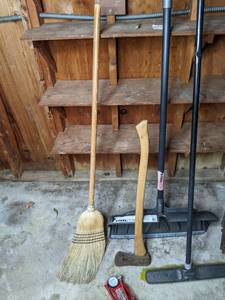 lot 684 image: Collection of Yard and Lawn Tools