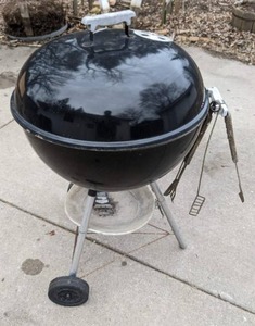 lot 530 image: Weber Grill with Charcoal Briquet Holders