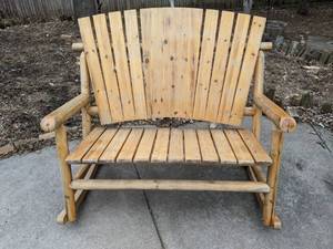 lot 532 image: Beautiful Outdoor Pine Rocking Chair