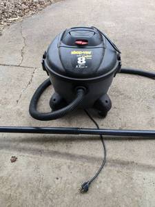 lot 542 image: Shop-Vac 8-Gallon 3.5-Peak HP Quiet Deluxe Series WetDry Vacuum