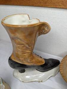lot 699 image: Collection of Ten Vintage Tabletop Decor Items