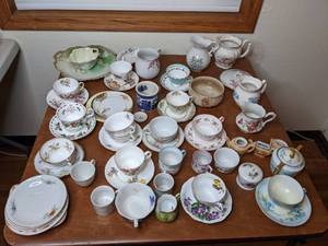 lot 483 image: Large Collection of Assorted Bone China Teacups, Saucers, Creamers, and more