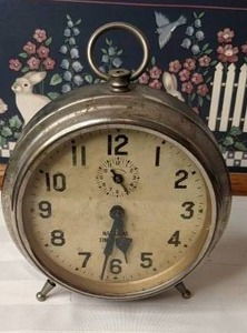 lot 642 image: Vintage National Time Alarm Clock