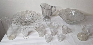 lot 643 image: Collection of 13 Vintage Early American Pattern Glassware