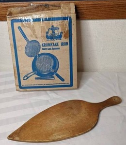 lot 634 image: Vintage Nordic Ware Krumkake Iron Set and Leaf Shaped Cheese Board