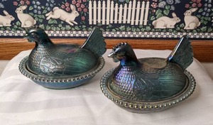 lot 442 image: Pair of Vintage Carnival Glass Hen on a Nest Dishes