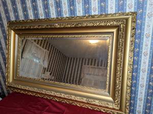 lot 18 image: Beautiful Vintage Gold Rectangle Mirror