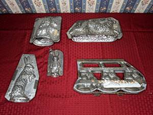lot 424 image: Assortment of Antique Bunny Chocolate Molds