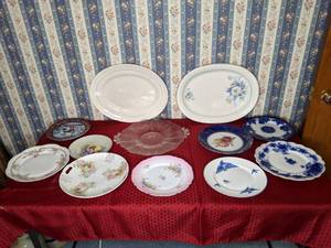 lot 426 image: Assortment of Vintage Plates and Platters Julestemning, New Warf, Steubenville and More
