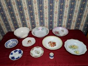lot 427 image: Assortment of Vintage Bowls and Plates Seaforth, Lenox and More