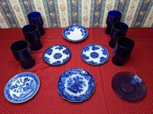 lot 418 image: Antique Collection of Dinnerware and Glasses New Warf Pottery and Johnson Bros England