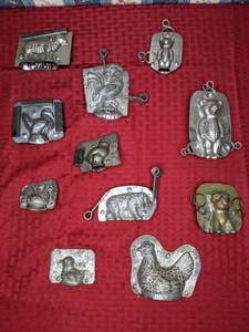 lot 422 image: Assortment of Antique Animal Chocolate Molds