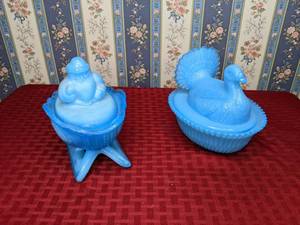 lot 411 image: Two Vintage Blue Milk Glass Santa on Sleigh and Turkey on Nest
