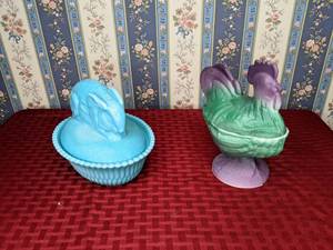 lot 412 image: Vintage Glass Blue Opaque Bunny on Nest and Hen on Nest