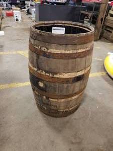 lot 506 image: Evan Williams Single Barrel Vintage Bourbon Wood Barrel