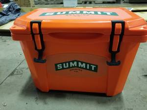lot 522 image: Grizzly Summit Brewing Co Cooler