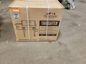lot 534 image: Traeger Tailgater TFB30KLF Wood Fired Smoker (New )