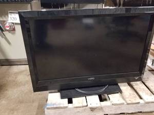 lot 307 image: Vizio E320VL 32 LCD HD Flatscreen TV