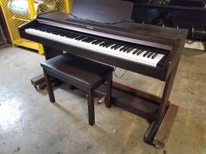 lot 332 image: Technics SX-PX222M Digital Piano