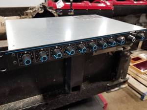 lot 316 image: Shure SCM810 Automatic Microphone 8-Channel Mixer with Intellimix