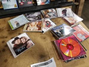 lot 548 image: (9) CDs, (9) CDRs