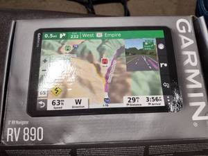 lot 375 image: Garmin 8 RV Navigator RV890 GPS (in original box)