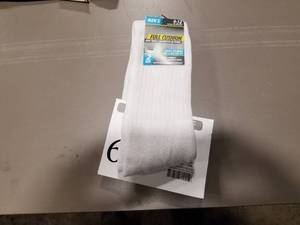 lot 600 image: Lot of (2 Pair) Mens Size 6-12 Full Cushion Socks