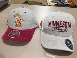 lot 566 image: Lot of (2) Baseball Caps (New ) - Minnesota Golden Gophers