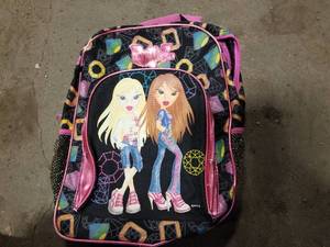 lot 378 image: Bratz Backpack