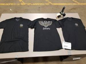 lot 499 image: Lot of (3) Zac Brown T-Shirts