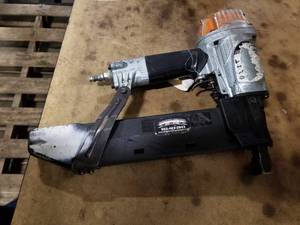 lot 394 image: Hitachi 716 Air Stapler