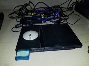 lot 422 image: Sony PS2 Game Console