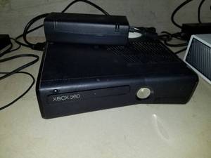 lot 424 image: Microsoft XBox 360 Game Console