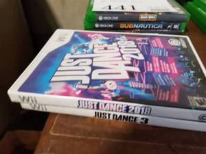 lot 440 image: Lot of (2) Wii Games - Just Dance 2018, Justa Dance 3