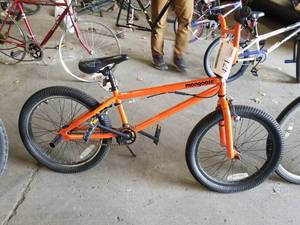 lot 471 image: Mongoose 18 Mens Single-speed Trick Bike 11 Orange Frame