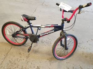 lot 482 image: Schwinn Falcon 16 Boys Single-speed BMX Bike 11 Black Frame