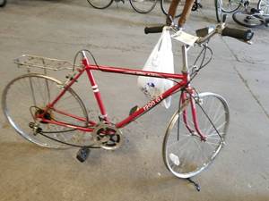 lot 483 image: Shimano 1200GT 22 Mens 12-speed Street Bike 21 Red Frame