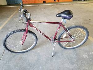 lot 485 image: Specialized Hard Rock 22 Mens Trail Bike 19 Red Frame