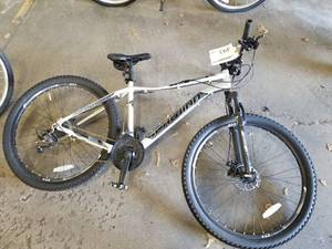 lot 493 image: Schwinn 20 Mens 21-speed Trail Bike 18 White Frame
