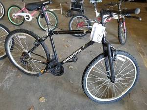 lot 678 image: Brand Roadmaster.  Rim Size 22. ...