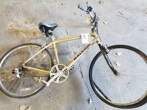 lot 687 image: Brand Raleigh.  Rim Size 23.  Fr...