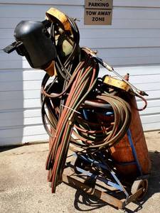 lot 11 image: Acetylene Welding Setup on a Rolling Stand