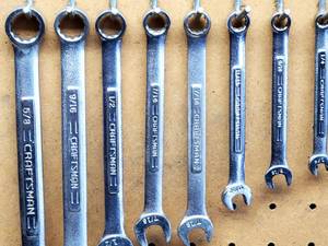 lot 26 image: (25) Assorted Craftsman Standard & Metric Wrenches Lot