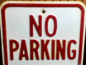 lot 30 image: Set of (2) Metal No Parking Between Signs