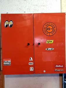 lot 16 image: SNAP-ON 2 Door Wall Cabinet