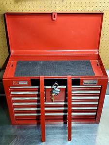 lot 31 image: (10) Drawer Locking Craftsman Bench Tool Chest