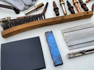 lot 126 image: Assorted Acetylene Welding Tips and Accessories