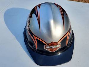 lot 78 image: Harley-Davidson Hard Hat