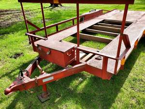 lot 6 image: 1979 Owens 18Ft Trailer